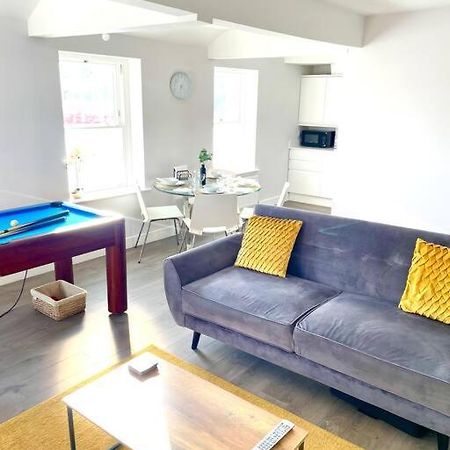 Royal Harbour Retreat Sea Views & Pool Table Appartamento Ramsgate Esterno foto