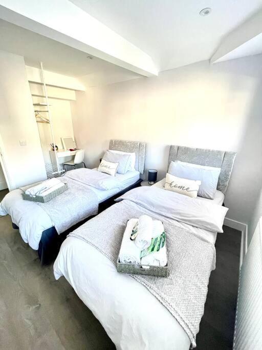 Royal Harbour Retreat Sea Views & Pool Table Appartamento Ramsgate Esterno foto