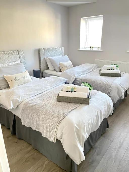Royal Harbour Retreat Sea Views & Pool Table Appartamento Ramsgate Esterno foto
